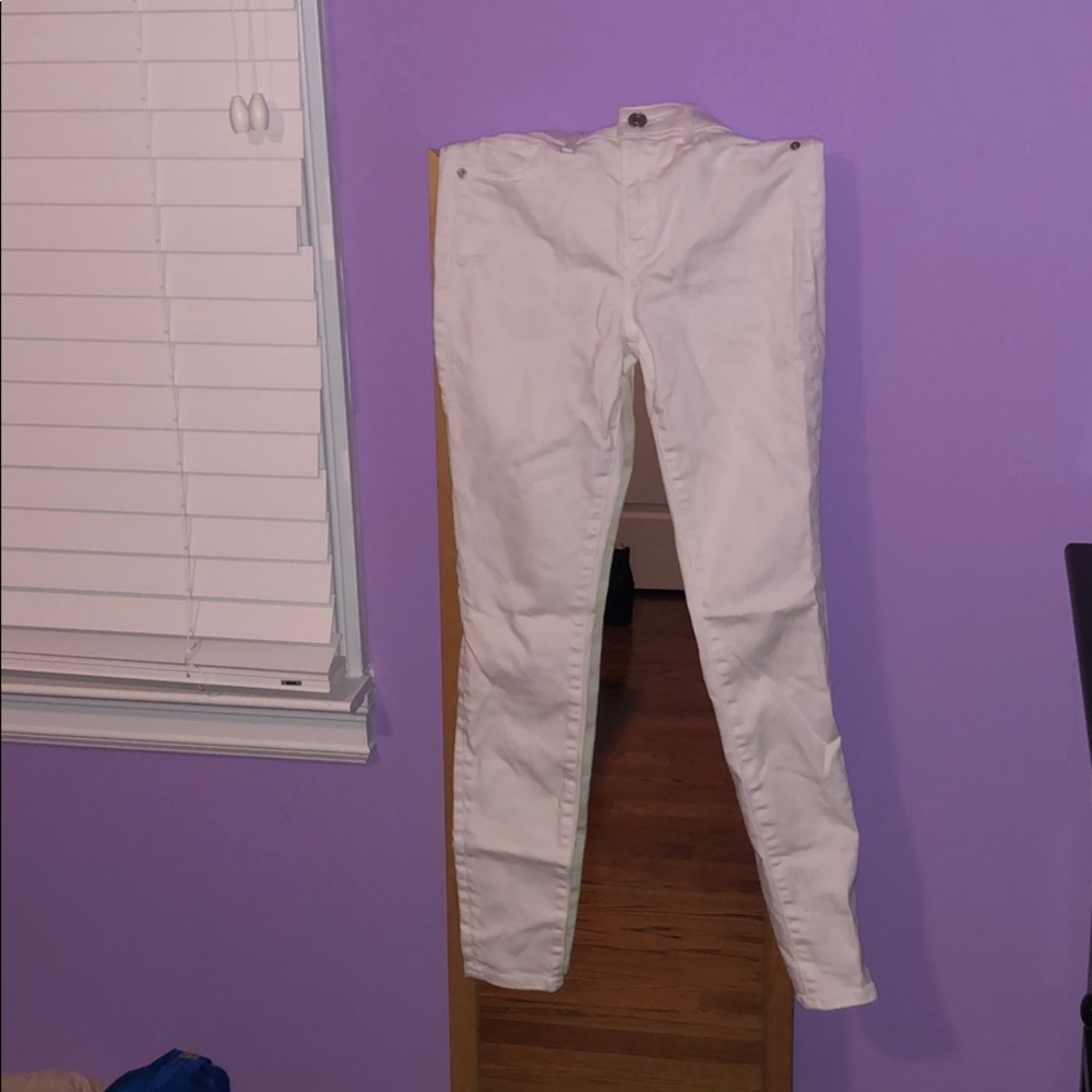 White Abercrombie& fitch jeans